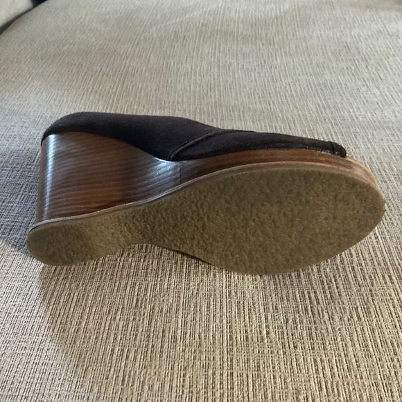 Steve Madden Brown Suede 4.25 inch Wedges - Style Cristan - Size 9.5 - Worn once - Picture 11 of 15